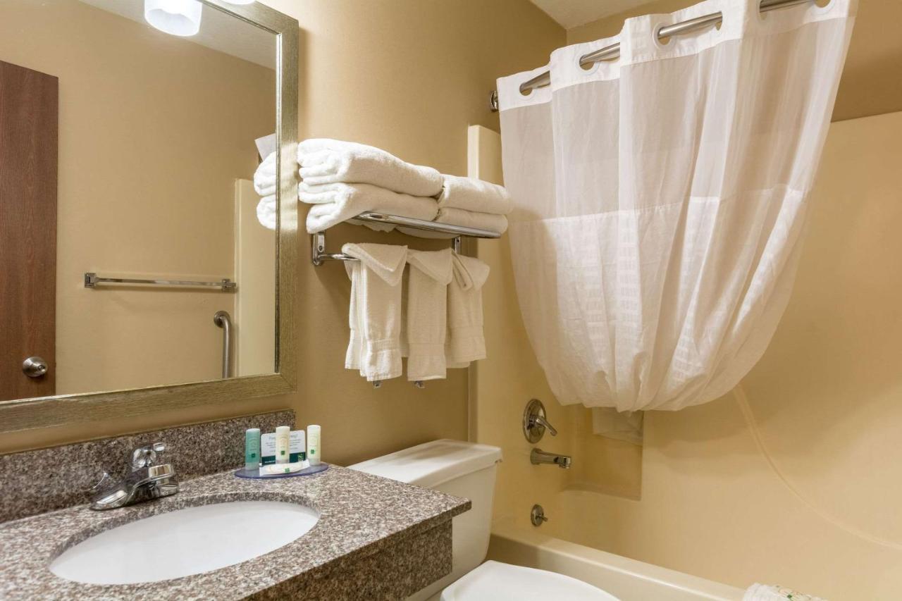 Double Room with Two Double Beds - Non-Smoking at Quality Inn I-74 Batesville