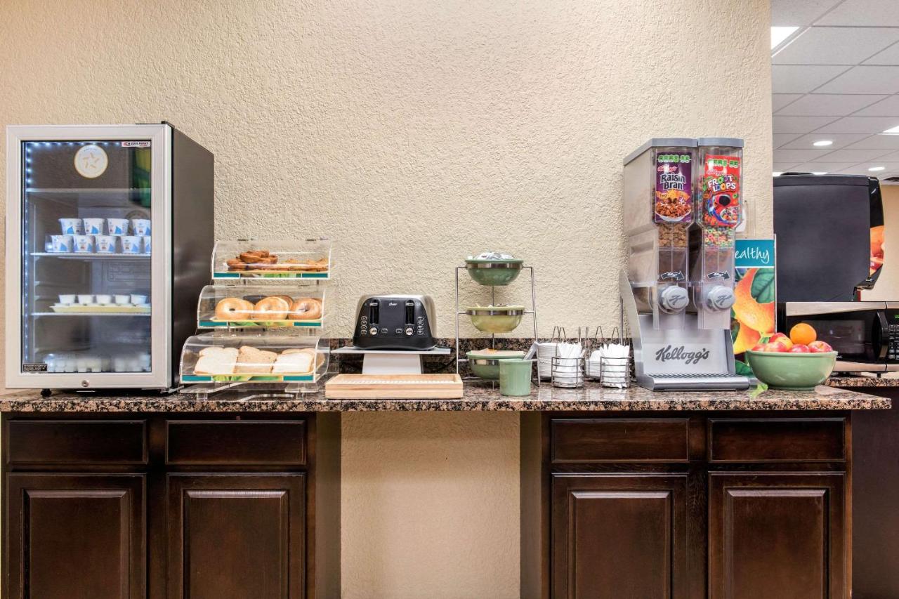 | Quality Inn Huntingburg