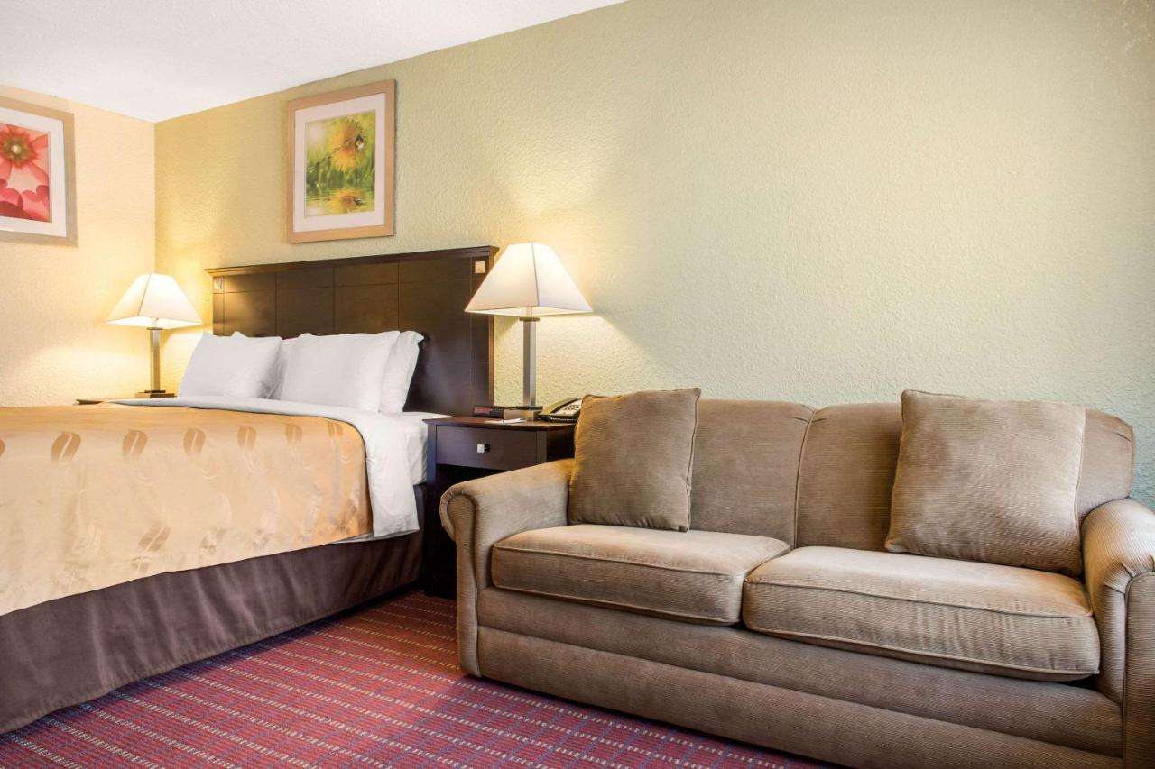 | Quality Inn Huntingburg