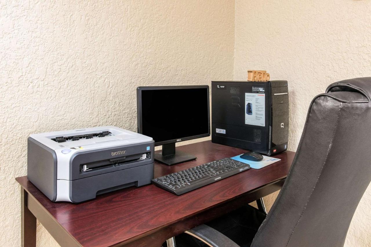 | Quality Inn Huntingburg