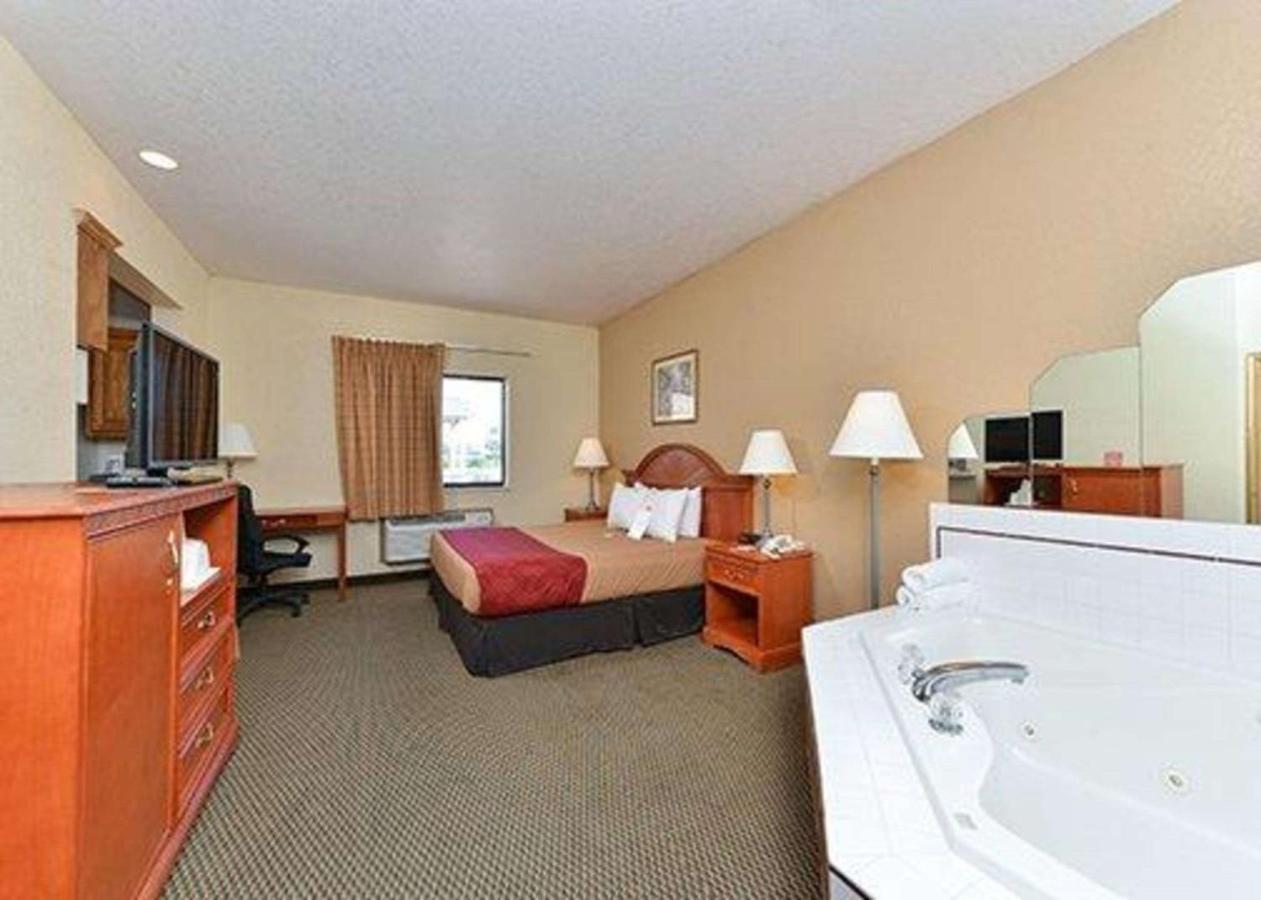 | Express Inn & suites