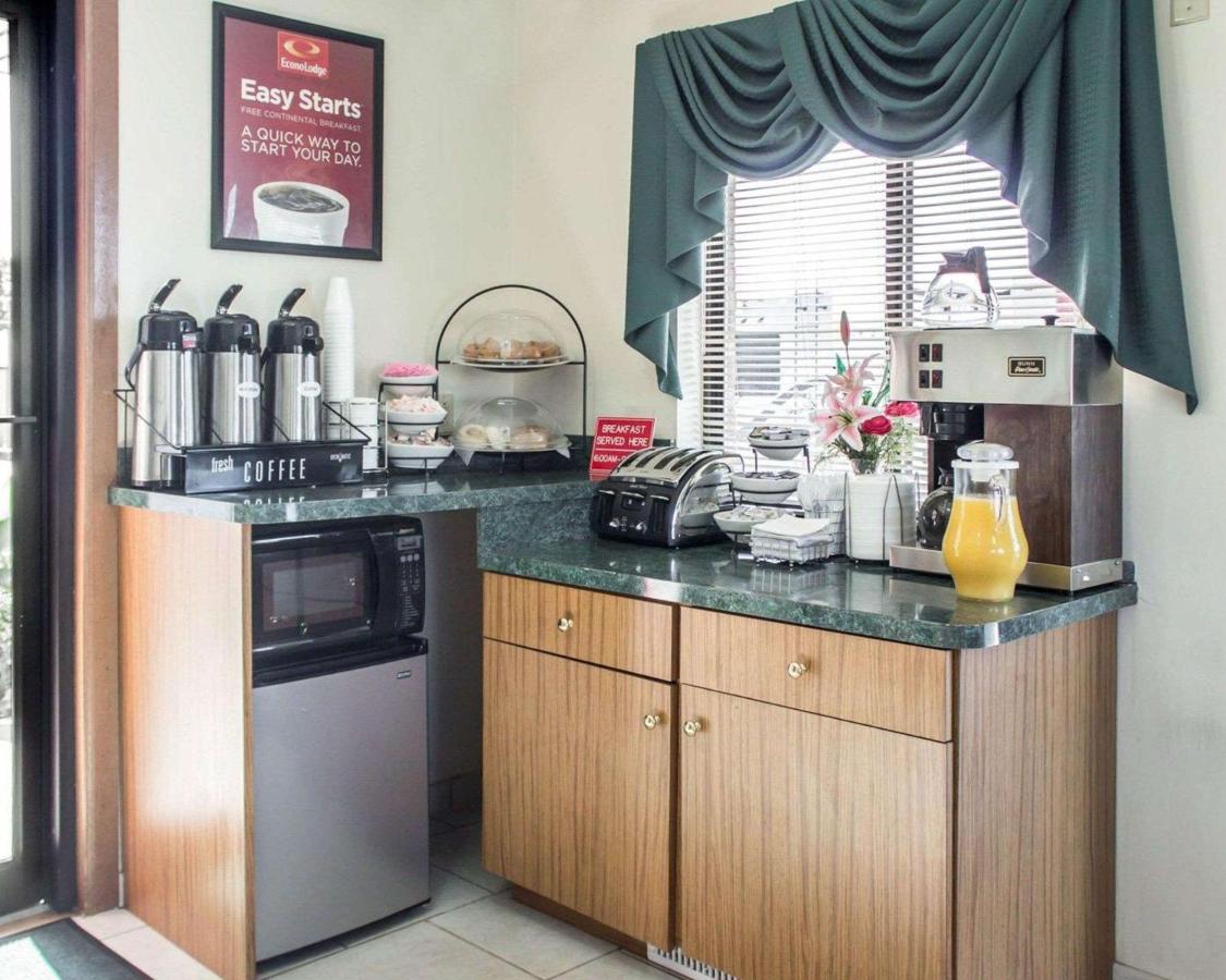 | Econo Lodge Elkhart