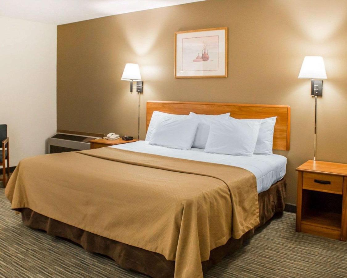 | Econo Lodge Elkhart
