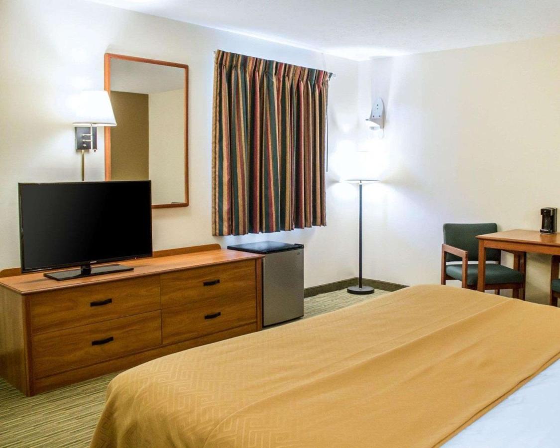 | Econo Lodge Elkhart