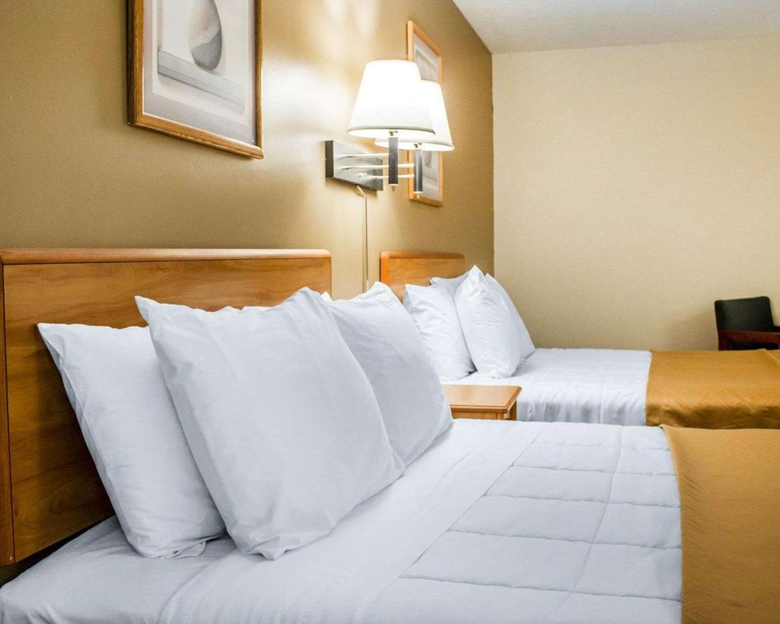 | Econo Lodge Elkhart