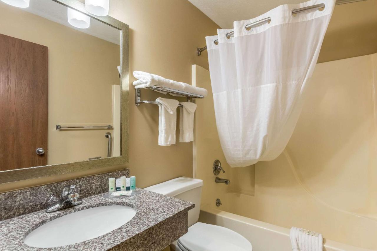 King Room - Non-Smoking at Quality Inn I-74 Batesville