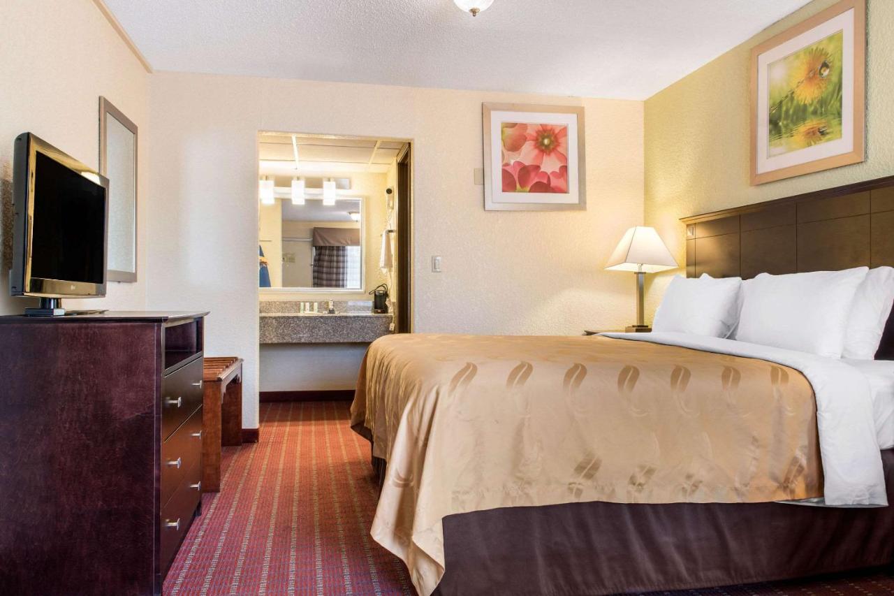 | Quality Inn Huntingburg