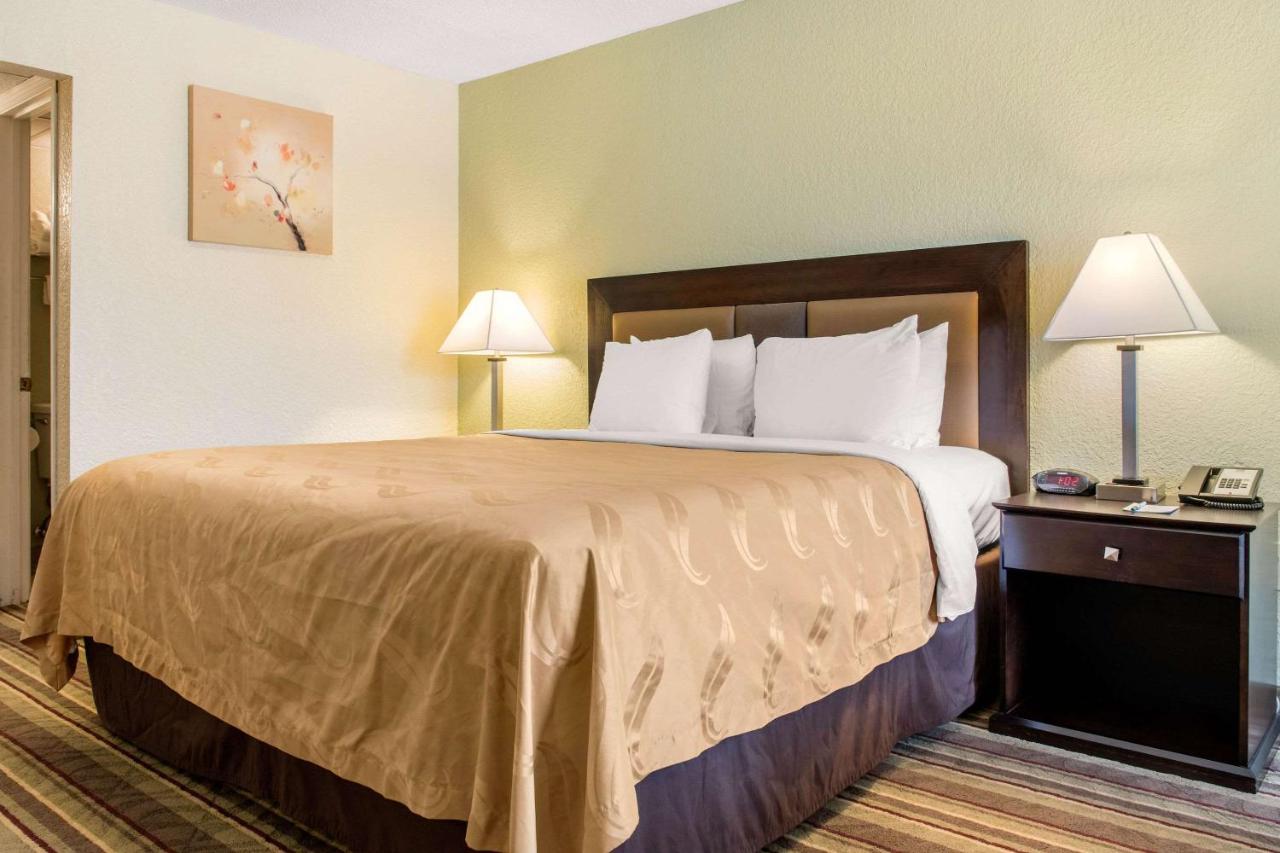 | Quality Inn Huntingburg