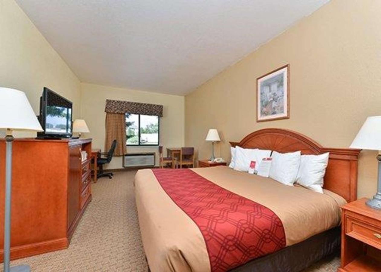 | Express Inn & suites