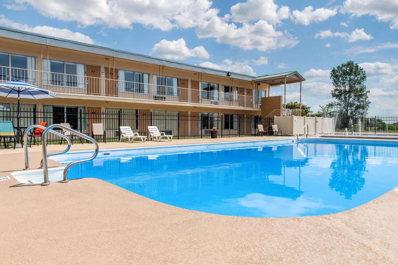 | Quality Inn Huntingburg