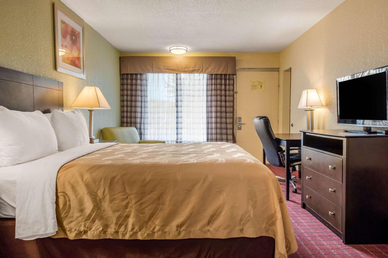 | Quality Inn Huntingburg