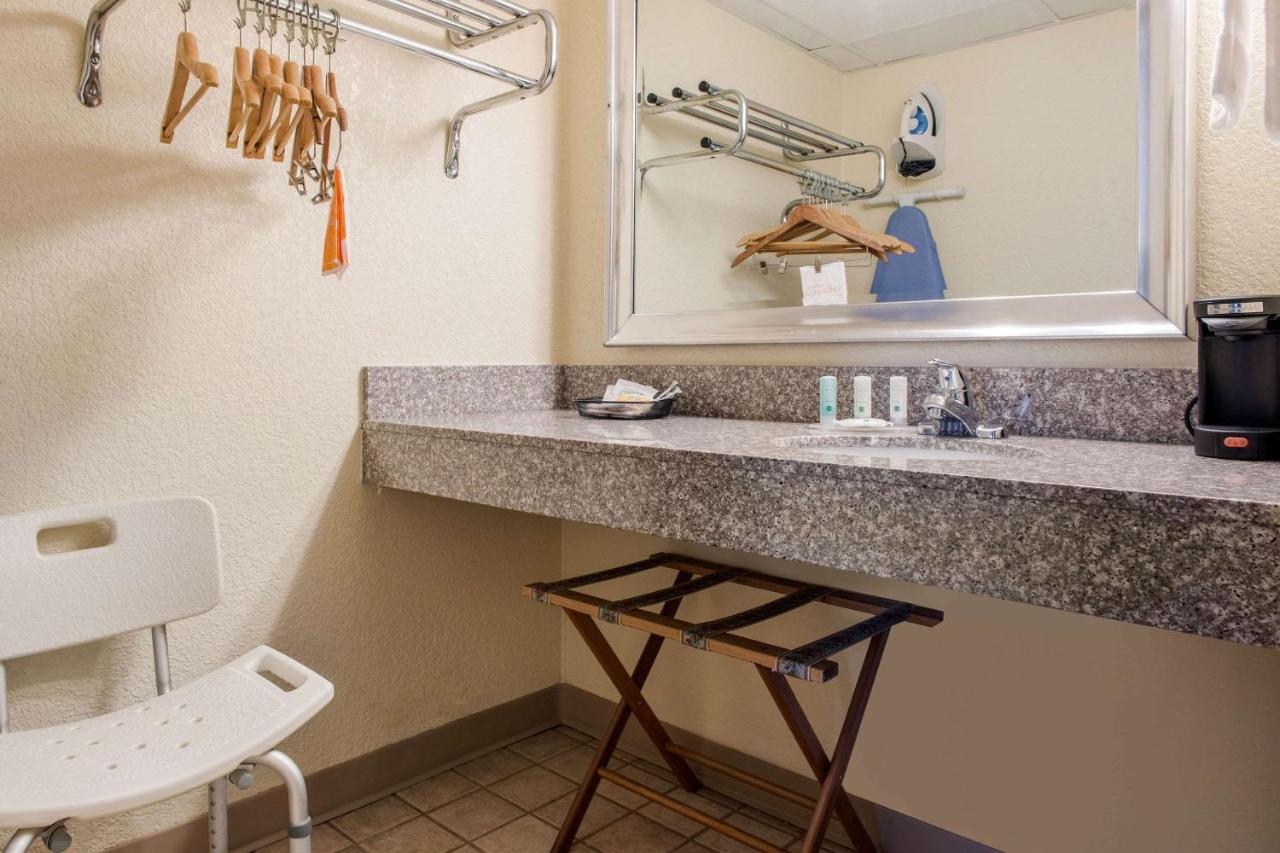 | Quality Inn Huntingburg