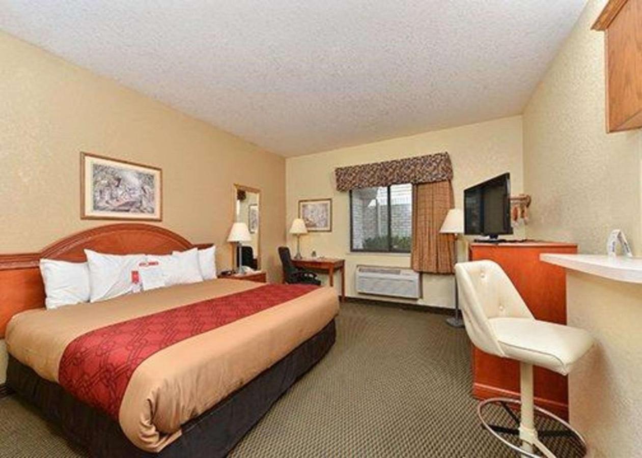 | Express Inn & suites