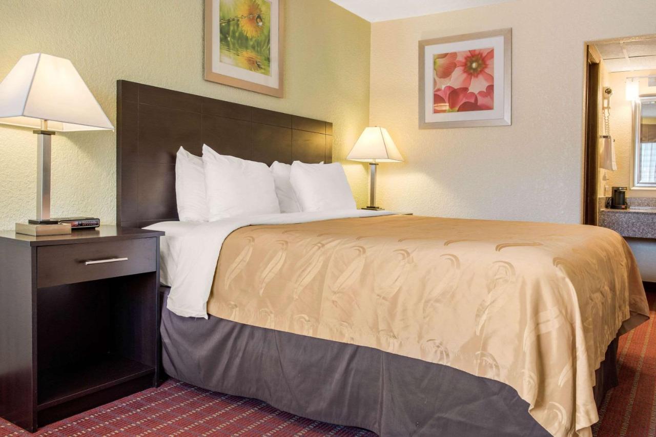 | Quality Inn Huntingburg