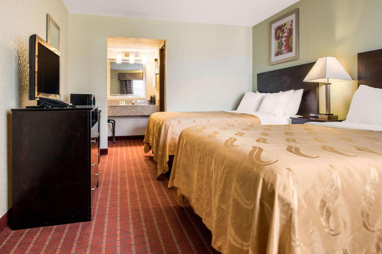 | Quality Inn Huntingburg