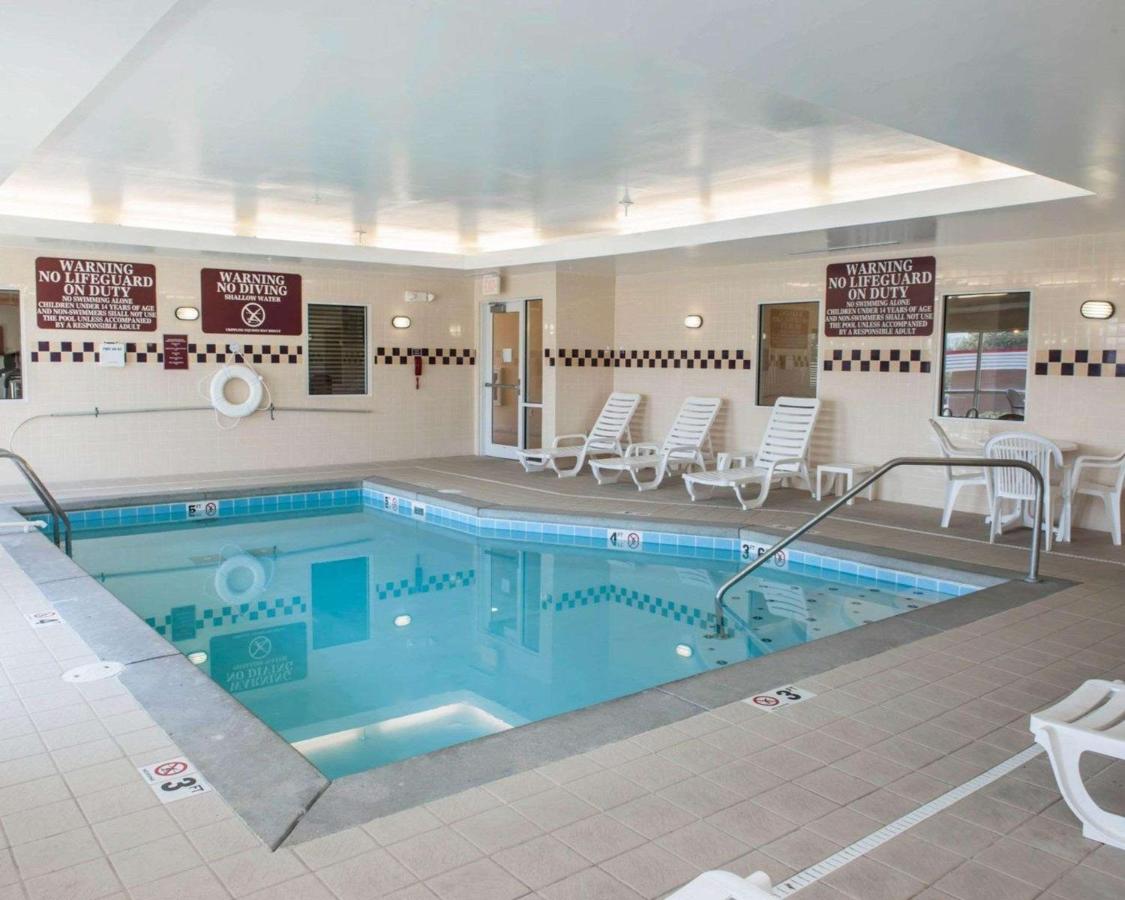 | Comfort Suites Southport