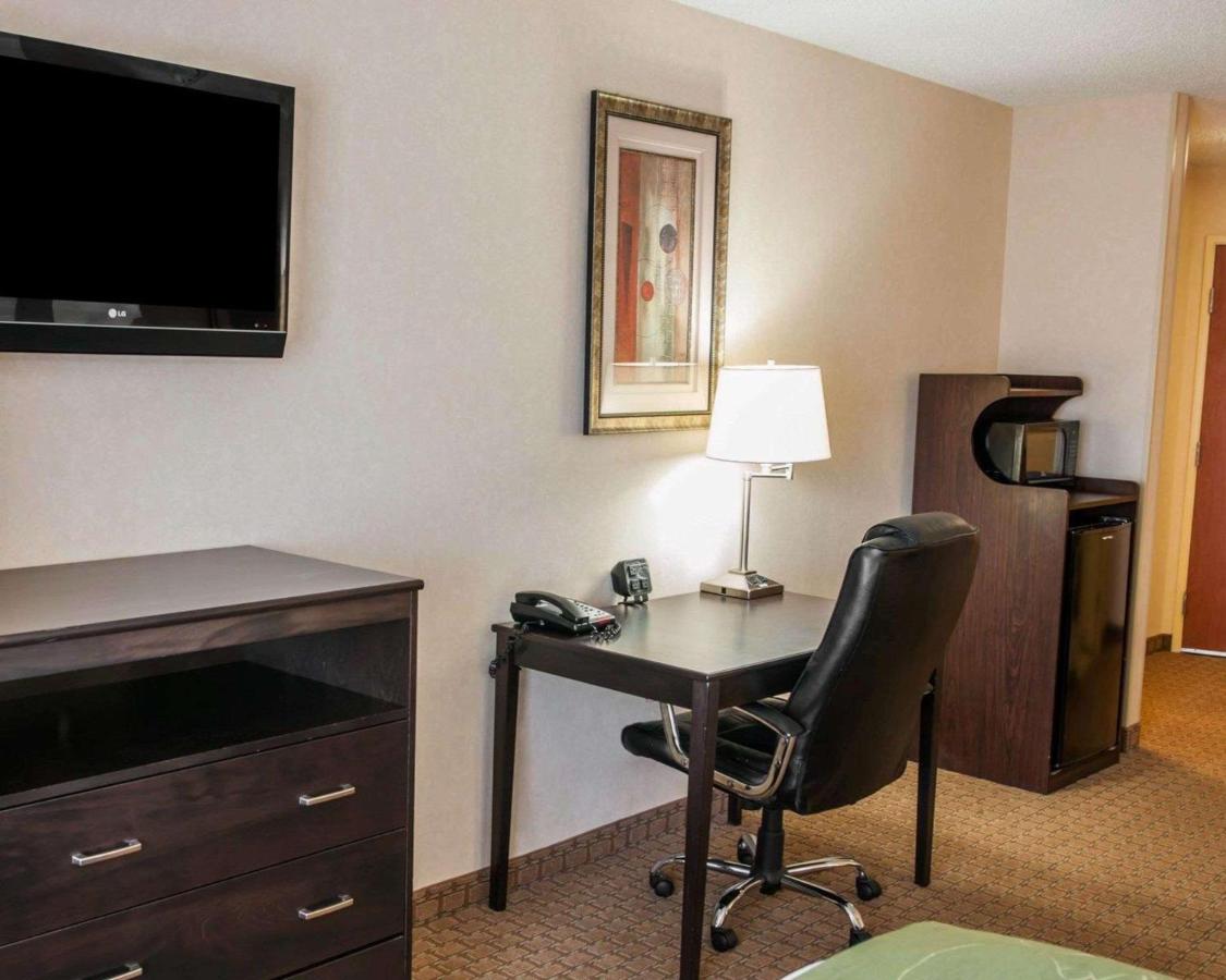 | Comfort Suites Southport