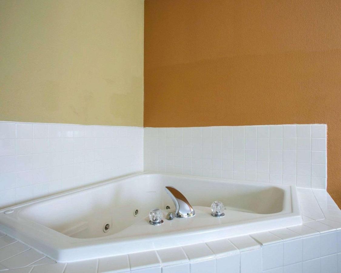  | Quality Inn Merrillville