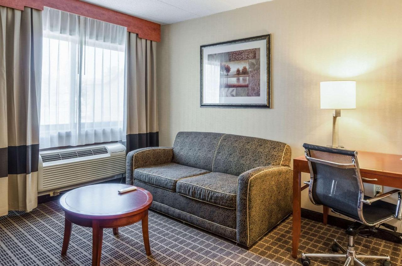 | Comfort Inn & Suites West Springfield