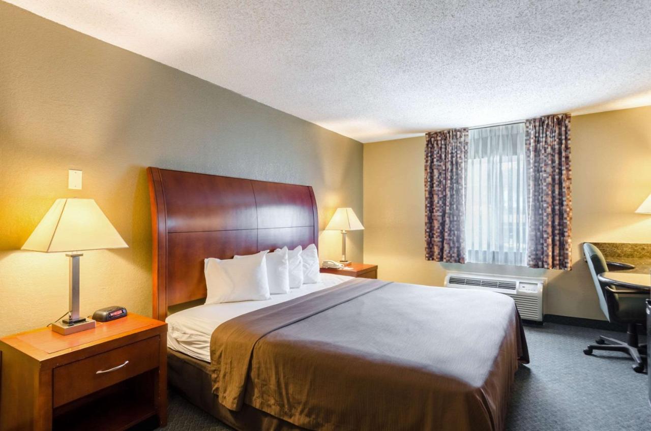 King Room - Non-Smoking at Quality Inn Chicopee - Springfield