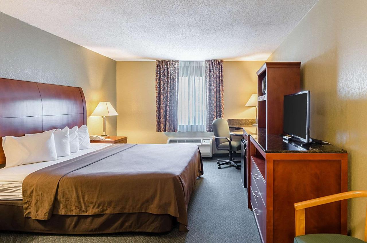King Room - Non-Smoking at Quality Inn Chicopee - Springfield