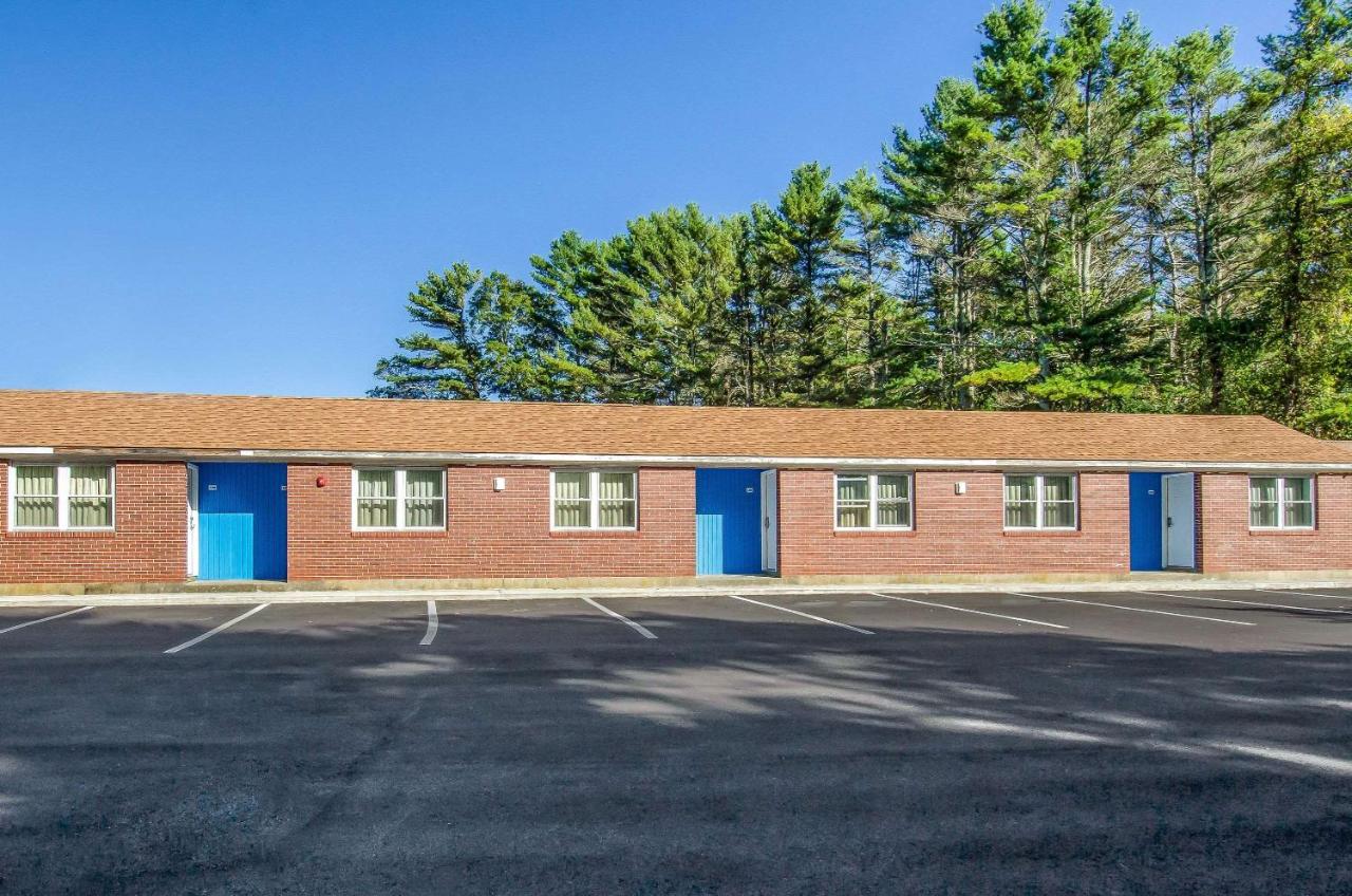 | Rodeway Inn Middleboro-Plymouth