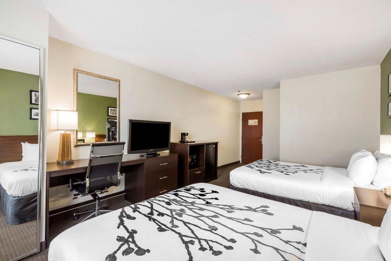 Queen Room with Two Queen Beds - Accessible/Non-Smoking at Sleep Inn Columbia Gateway