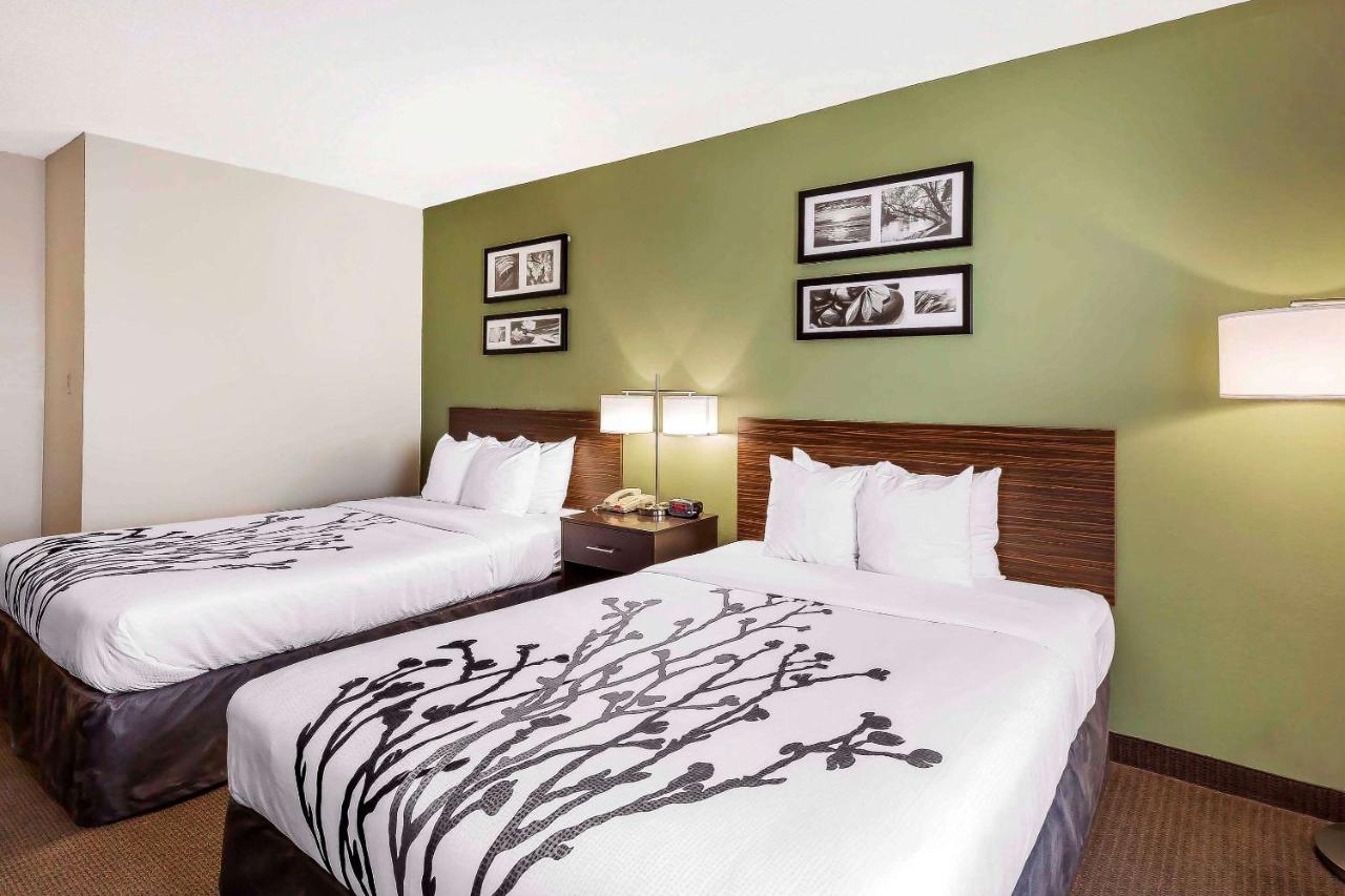 Queen Room with Two Queen Beds - Accessible/Non-Smoking at Sleep Inn Columbia Gateway