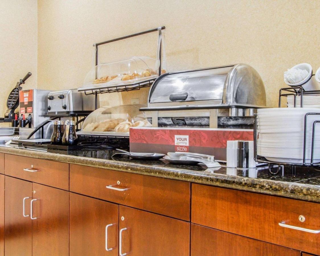 | Comfort Inn & Suites Scarborough