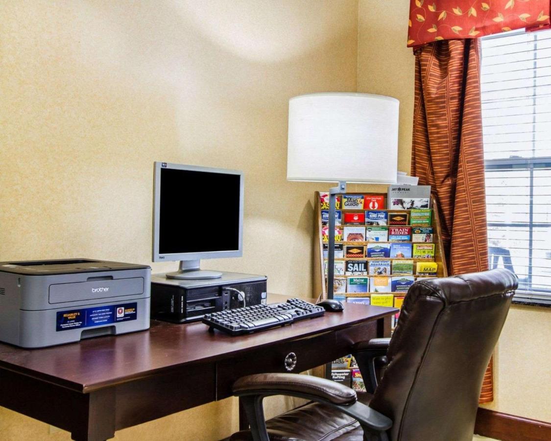  | Comfort Inn & Suites Scarborough