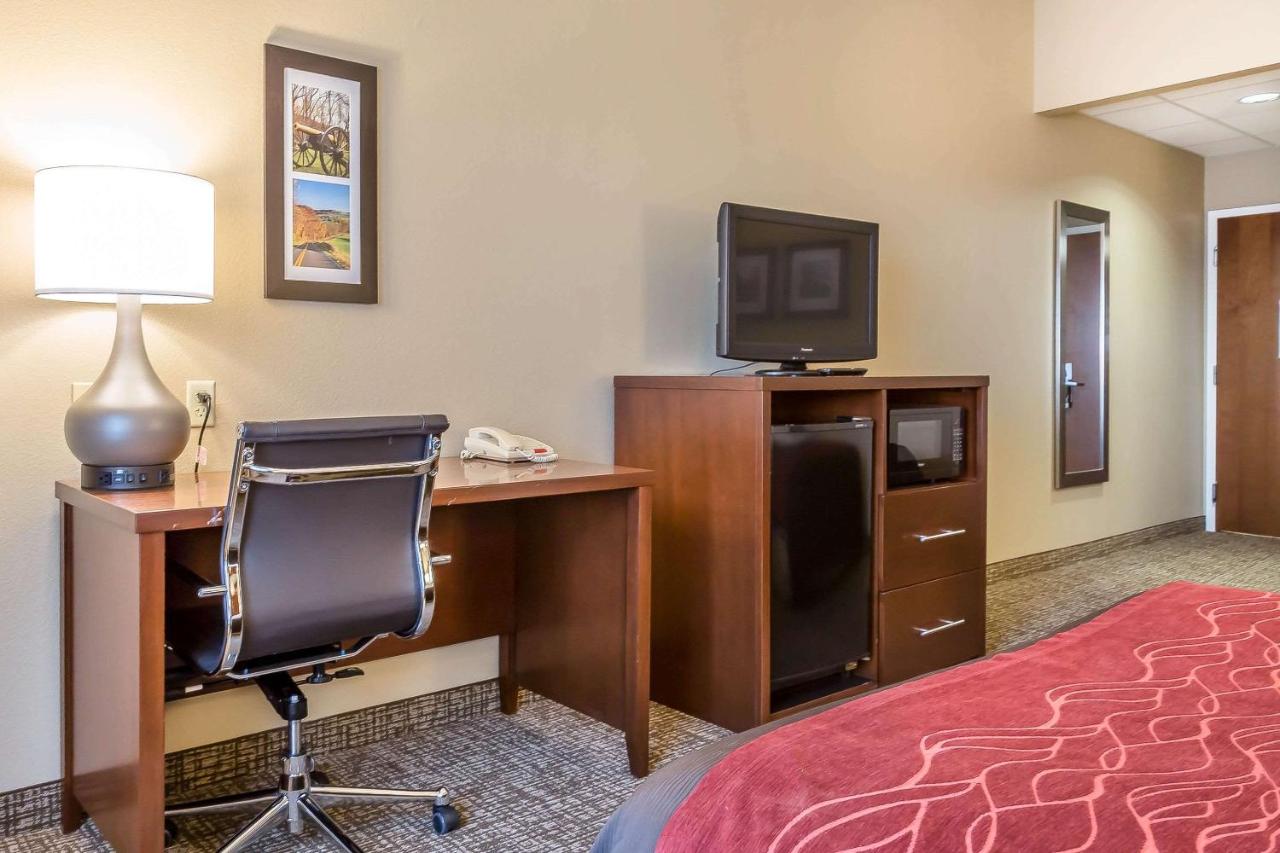 King Room - Accessible/Non-Smoking at Comfort Inn Frederick - Ballenger Creek