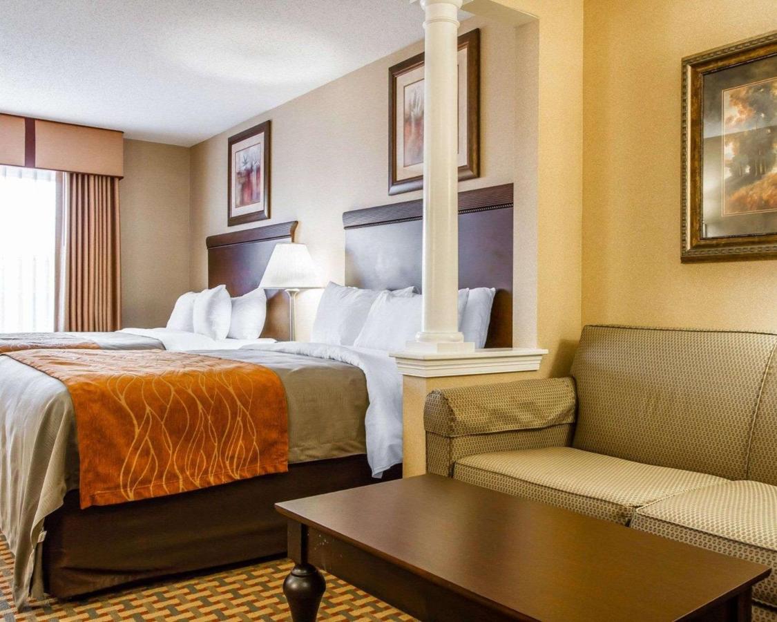 | Comfort Inn & Suites Scarborough