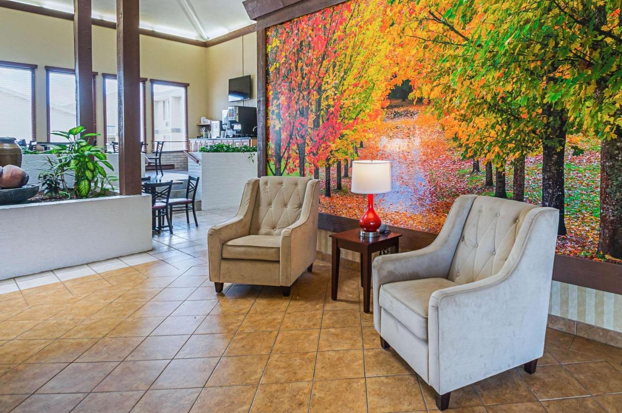 | Quality Inn & Suites Frostburg-Cumberland