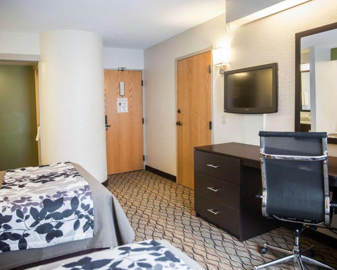 Double Room with Two Double Beds - Accessible/Non-Smoking at Sleep Inn Rockville
