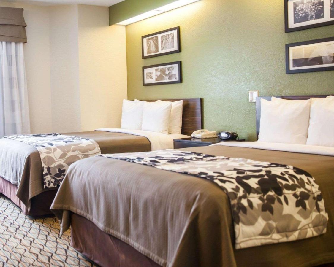 Double Room with Two Double Beds - Accessible/Non-Smoking at Sleep Inn Rockville