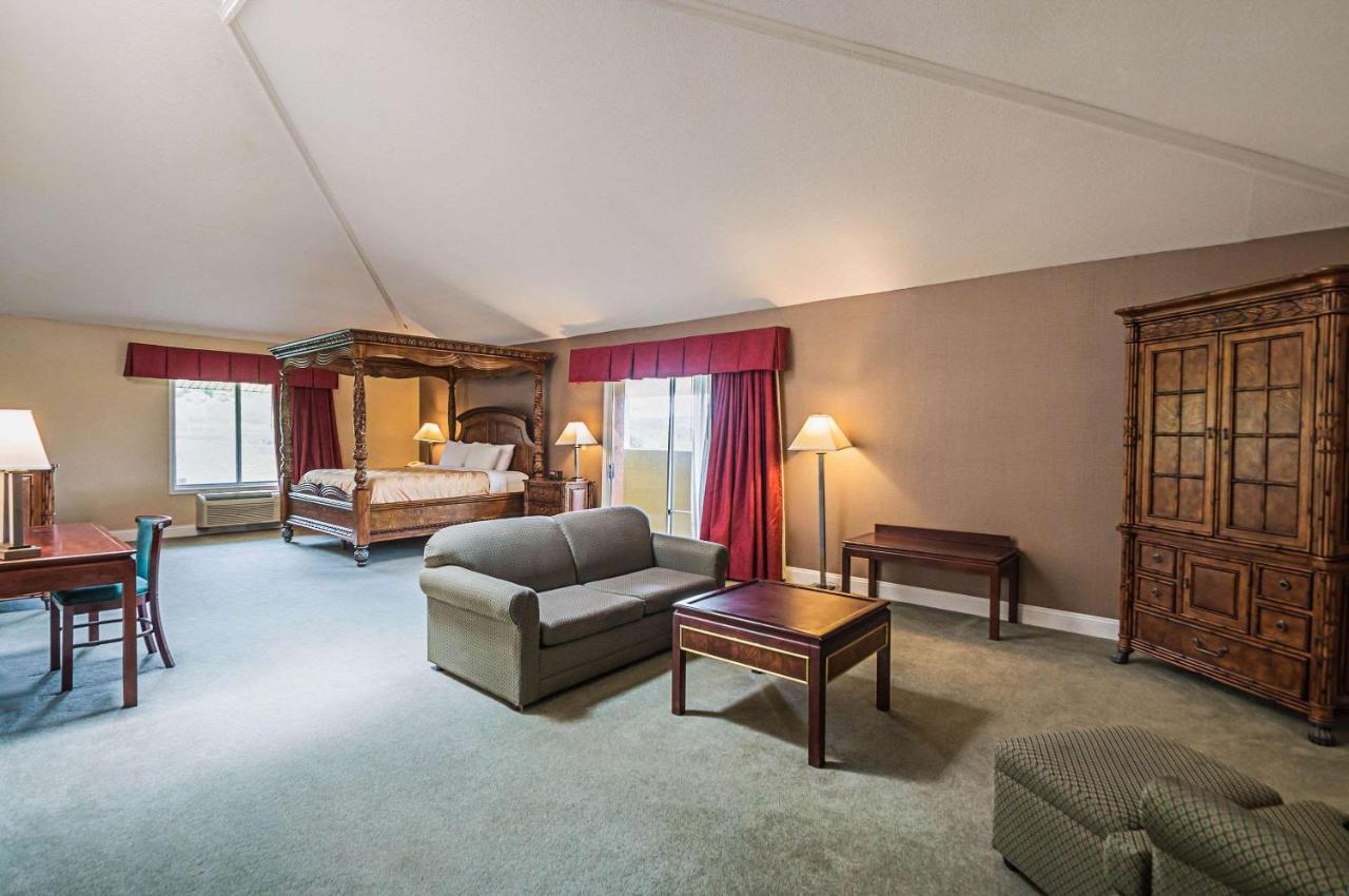 | Quality Inn & Suites Frostburg-Cumberland