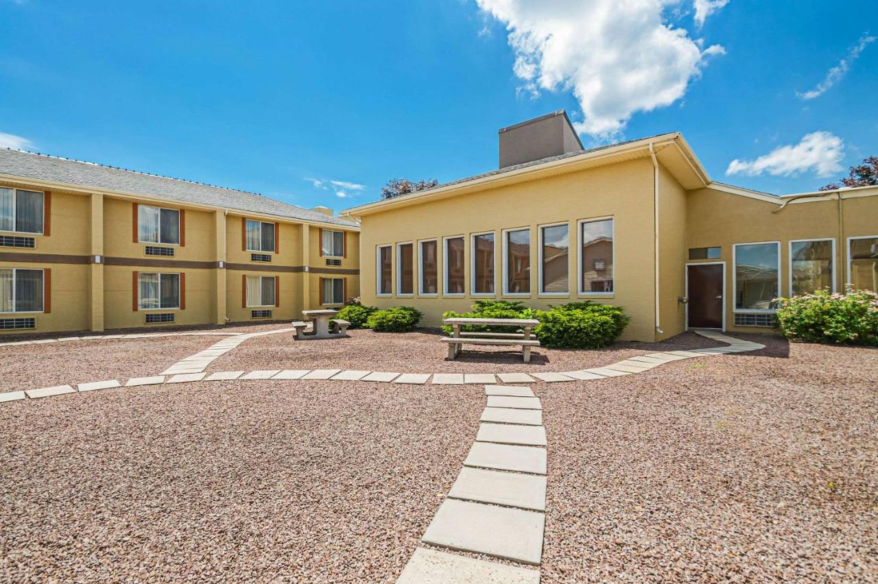 | Quality Inn & Suites Frostburg-Cumberland