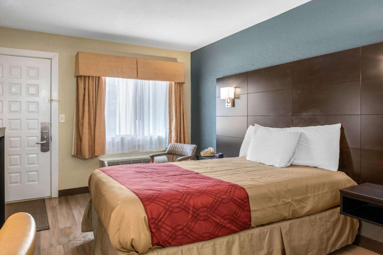 | Econo Lodge Freeport - Brunswick Area
