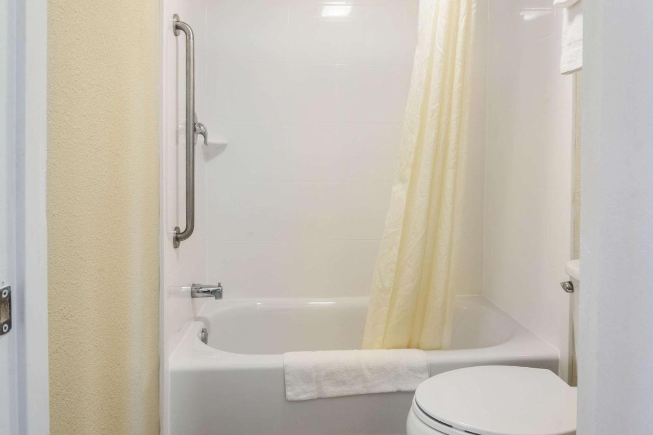 | Econo Lodge Freeport - Brunswick Area