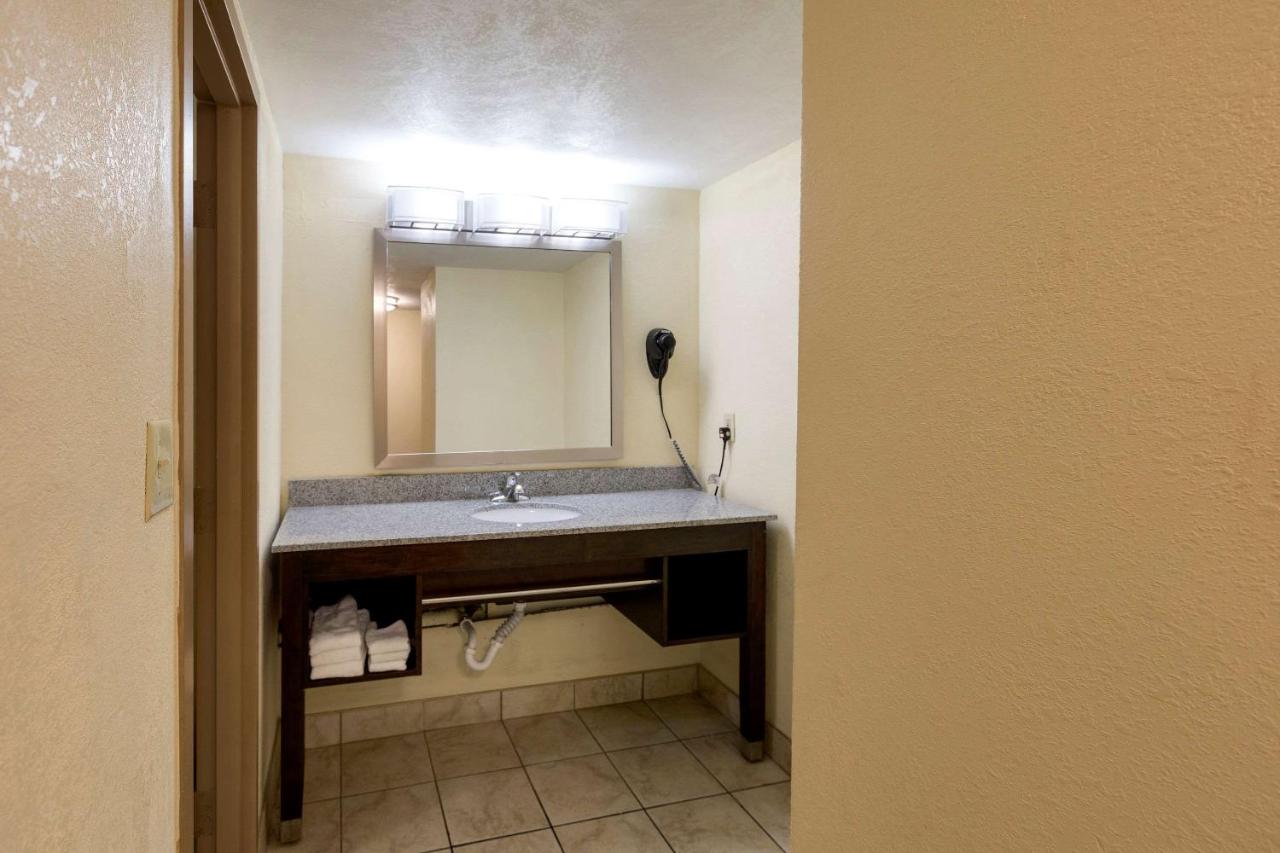 Standard Double Room with Two Double Beds at Clarion Hotel Detroit Metro Airport