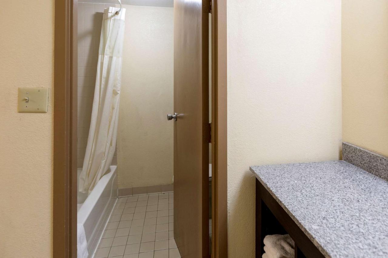 Standard Double Room with Two Double Beds at Clarion Hotel Detroit Metro Airport
