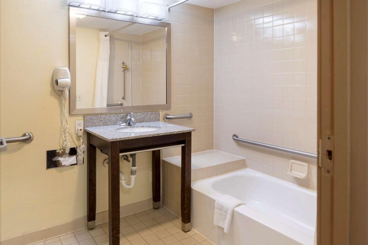 Quadruple Room with Two Double Beds - Disability Access/Non-Smoking at Clarion Hotel Detroit Metro Airport