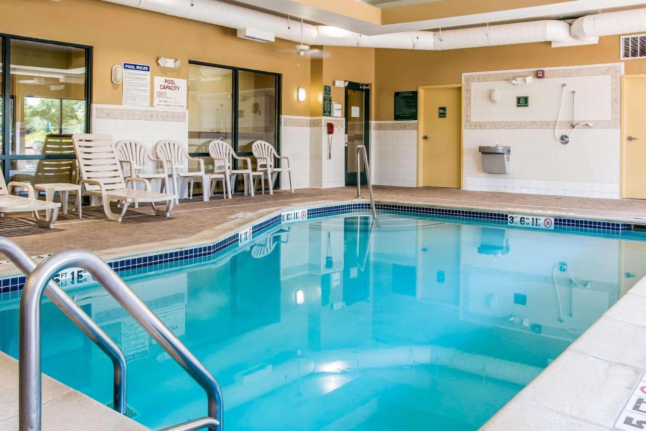  | Comfort Suites Canton