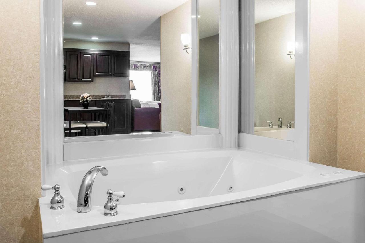  | Comfort Suites Canton