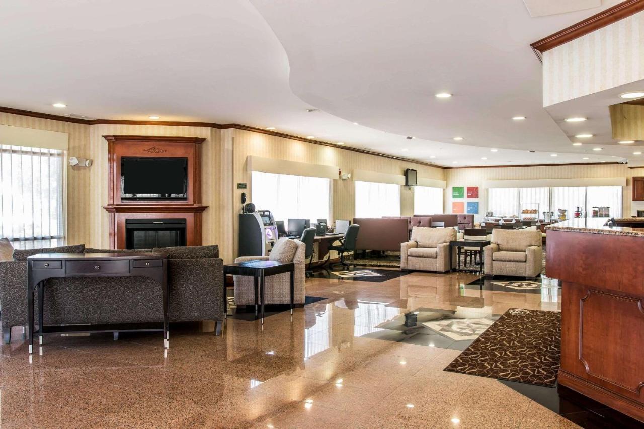  | Comfort Suites Canton