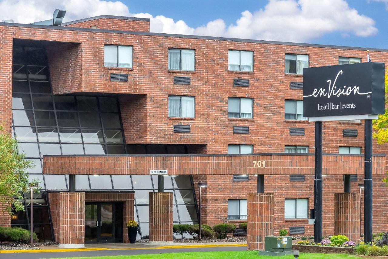  | enVision Hotel Saint Paul South