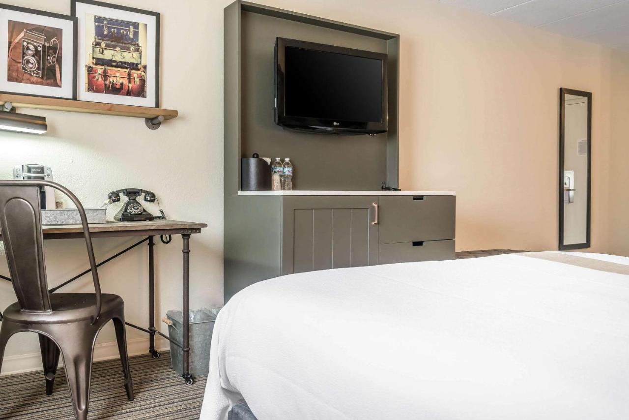  | enVision Hotel Saint Paul South