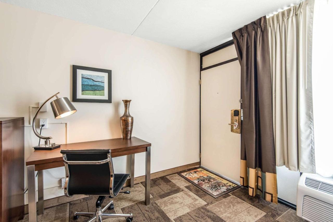 | Econo Lodge Oak Grove