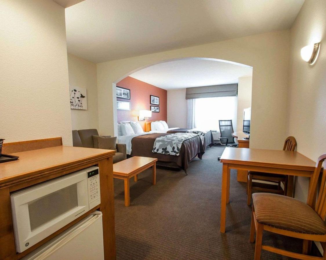 Queen Suite - Non-Smoking at Sleep Inn & Suites Lake of the Ozarks