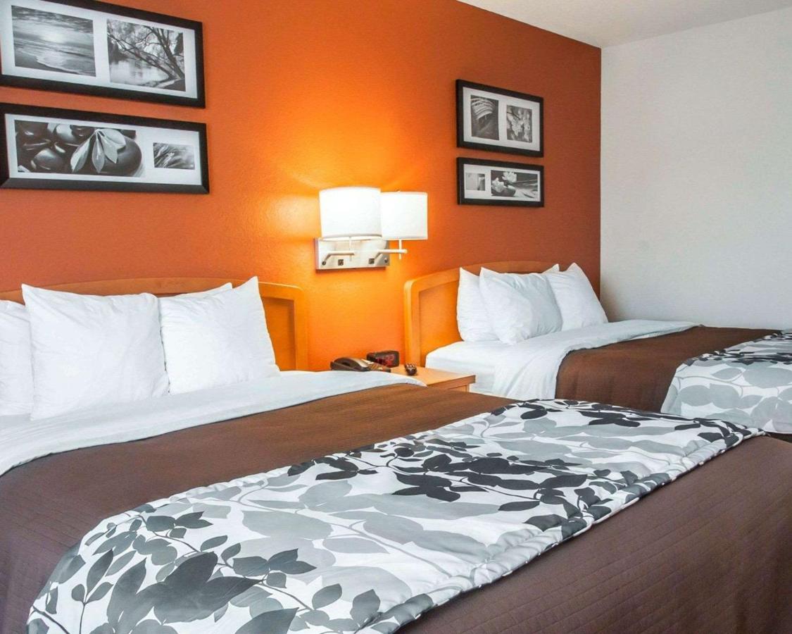 Queen Suite - Non-Smoking at Sleep Inn & Suites Lake of the Ozarks